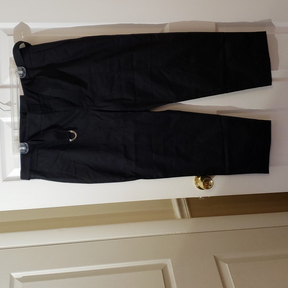 🌺 Chico's Black Self Belted Ankle Pants 2.5P